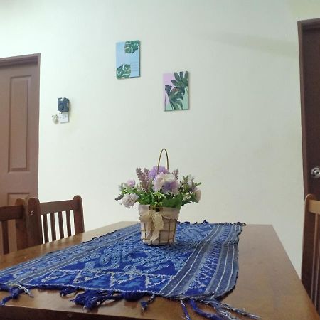 Kh Homestay Comfy N Calm เซอรีมันจุง ภายนอก รูปภาพ
