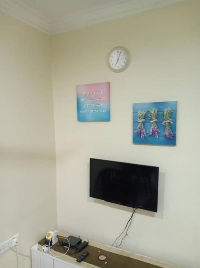 Kh Homestay Comfy N Calm เซอรีมันจุง ภายนอก รูปภาพ