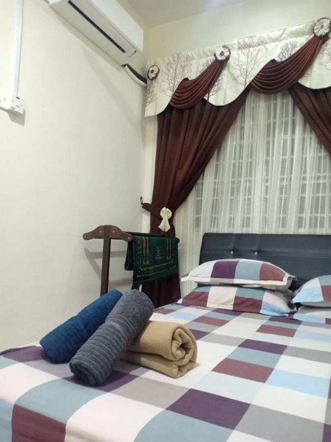 Kh Homestay Comfy N Calm เซอรีมันจุง ภายนอก รูปภาพ